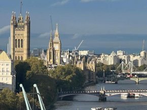 St George Thames Apartment